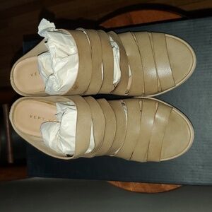 NWT Very Volatile Women's Beige Strappy Mules